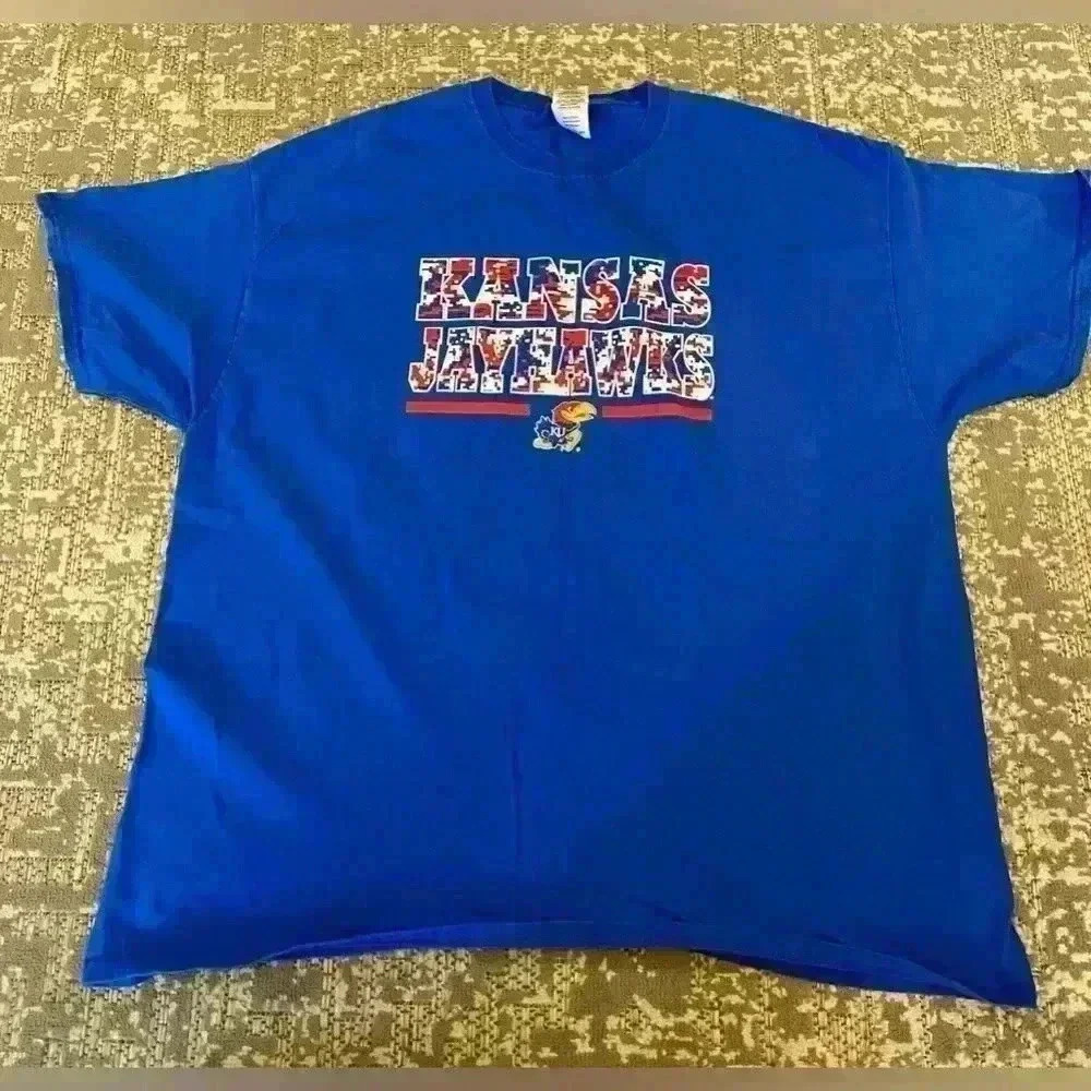Kansas Jayhawks Gildan t shirt Camo logo Men’s‎ size 2XL color Blue